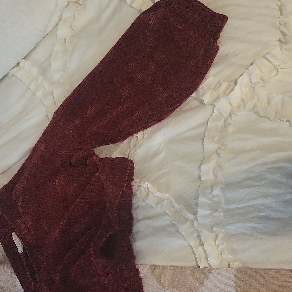 NWOT🍂 Rusty Burgundy Off-Shoulder Cropped Ribbed Sweater! - Picture 4 of 5